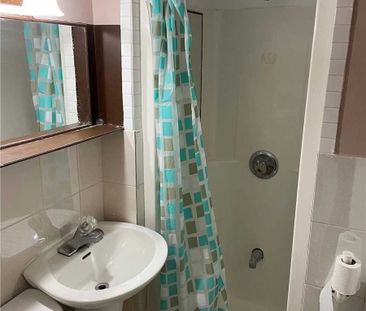 For Lease - 87 Steeles Avenue Unit# UNIT 'A', Toronto, Ontario - Photo 3