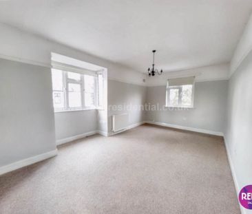 Canewdon Road, Westcliff On Sea - Photo 2