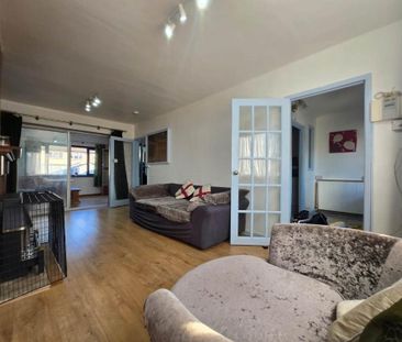 3 bedroom terraced house to rent - Photo 3