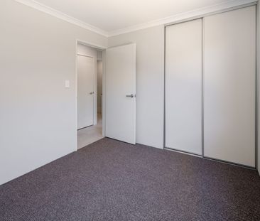 Modern Comfort and Convenience in the Heart of Byford - Photo 5