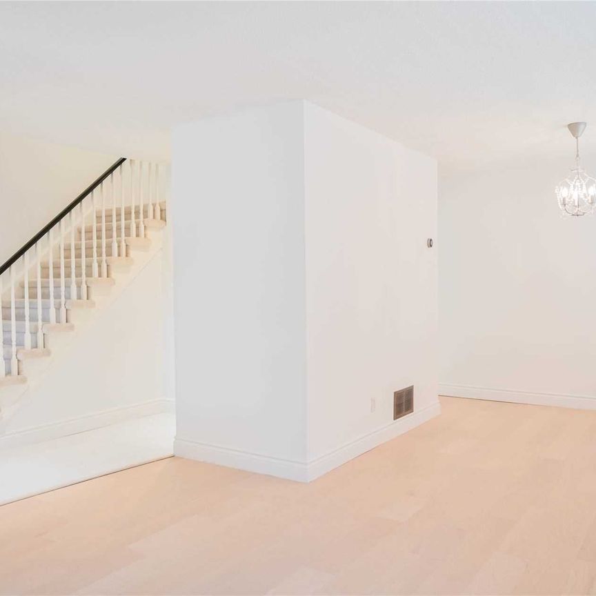 For Lease - 8 Samantha Circle, Richmond Hill, Ontario - Photo 1