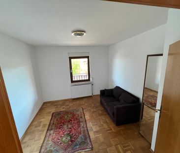 WG Zimmer zu vermieten 300€ kalt in ZimmerStr.1 78083 - Photo 2