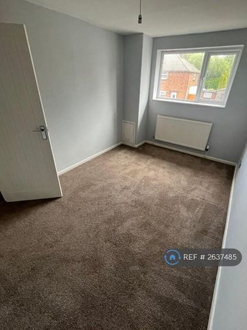 2 bedroom semi-detached house to rent - Photo 2