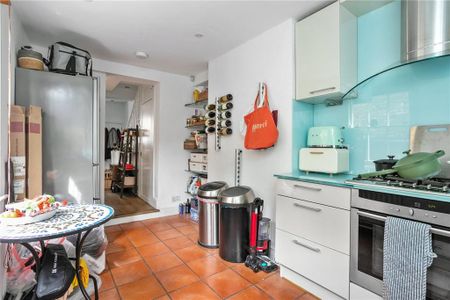 3 bedroom terraced house to rent - Photo 2