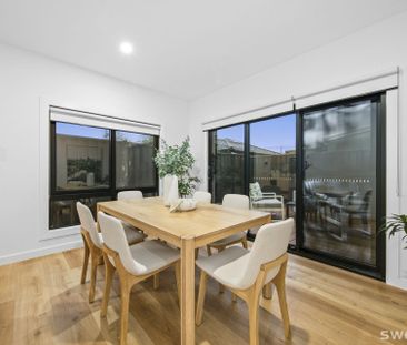 Modern Two-Story Living, Bathed in Northern Light - Photo 4