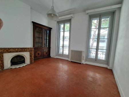 Location - Appartement T4 de 157 m² avec un balcon - Photo 4