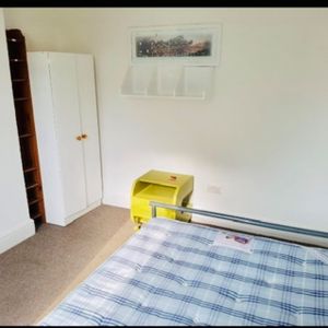 3 Bedroom Flat To Rent in Forest Fields - Photo 2