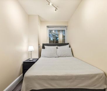 3 bedroom flat to rent - Photo 6