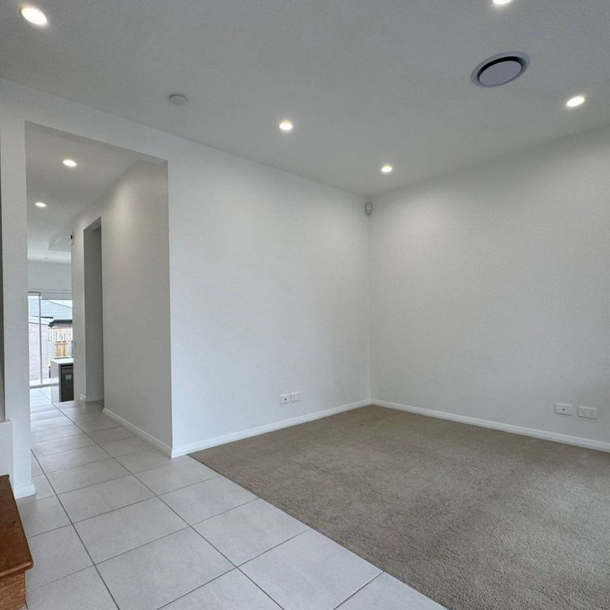 Modern 3 Bedroom Family Home&excl; - Photo 1