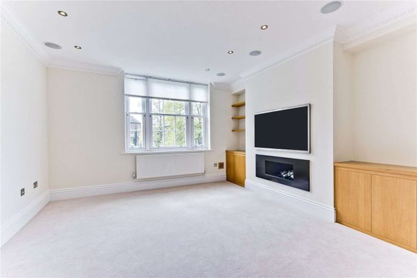 A modern two bedroom apartment in the heart of Esher town, located in the hugely popular Sandown House development. - Photo 1