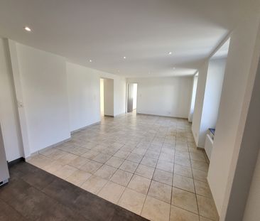 Grand appartement de 5 pièces au 2ème étage rénové en 2022 - Photo 3