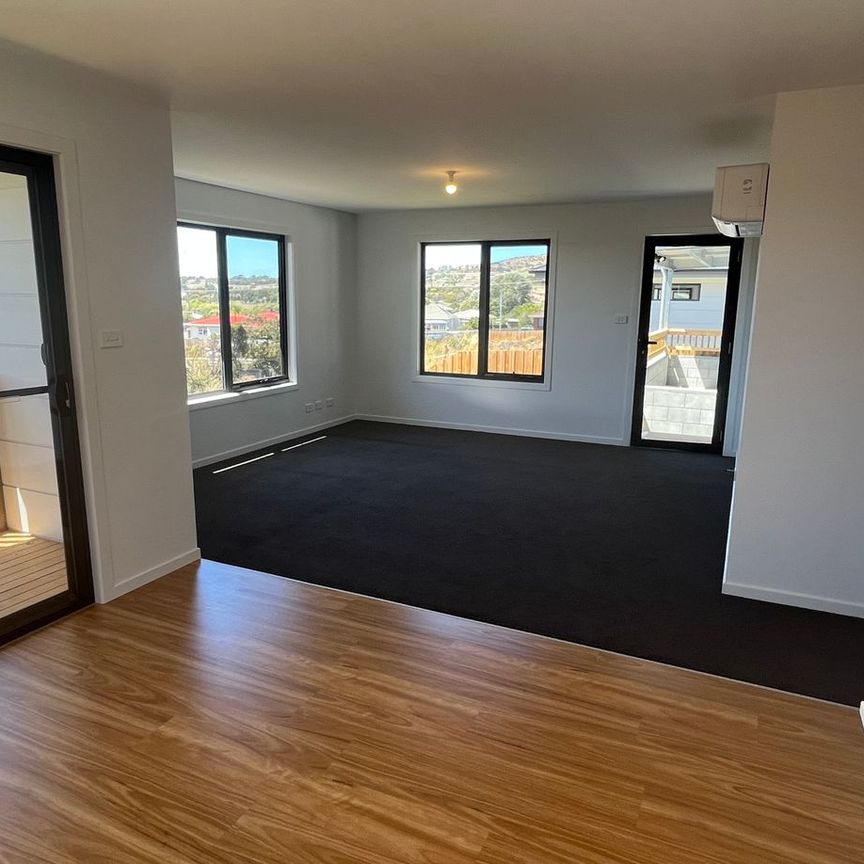 Modern Living - Photo 1