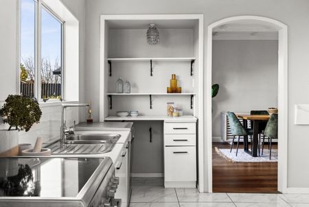 Beautifully appointed Family home. - Photo 2