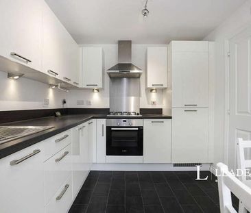 Hawker Way, Northampton, NN4 - Photo 1