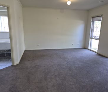 37 Longwood Drive, Mornington, VIC 3931 - Photo 1