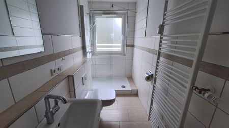 Großes Wohnzimmer, große Küche, neues Bad mit Dusche - "Freie Scholle eG" - Foto 4