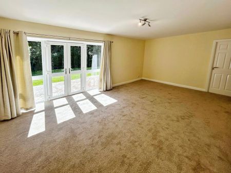 4 bedroom detached house to rent - Photo 3
