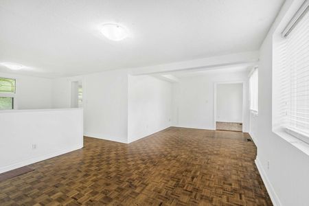 For Lease - 109 York Downs Drive Unit# Main, Toronto, Ontario - Photo 3