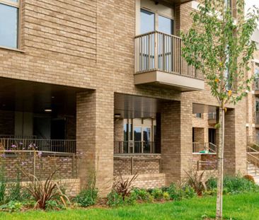 The Oakgate, KT22 7RZ, Surrey - Photo 6