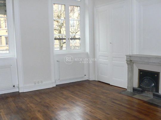 F2 - PLACE DES TAPIS 69004 LYON - Photo 1