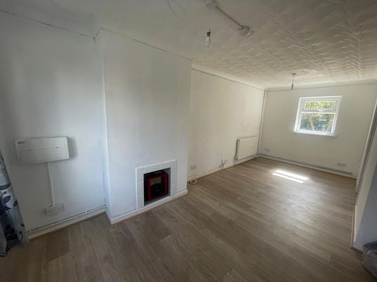 2 bedroom semi-detached house to rent - Photo 1