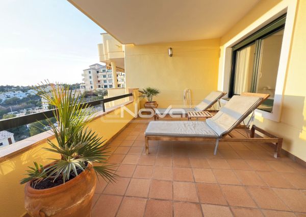 Noble luxury. Two bedroom apartment in a quiet urbanization overlooking the sea and golf cour