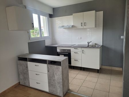 Location appartement 4 pièces, 73.00m², Brem-sur-Mer - Photo 4