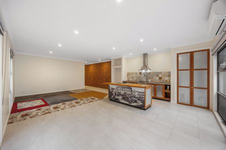 FANTASTIC 2 BEDROOM HOUSE CLOSE TO CITY CENTRE - Photo 4