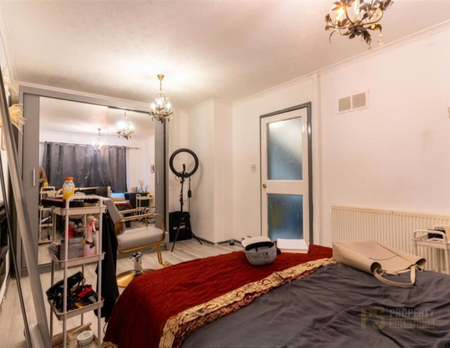 4 bedroom terraced house to rent - Photo 4