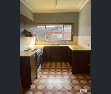 Single Level Home on a Generous Block - Photo 3