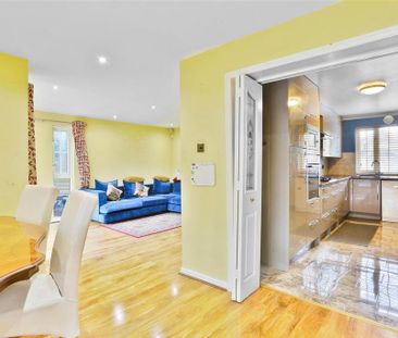 3 bedroom semi-detached house to rent - Photo 4