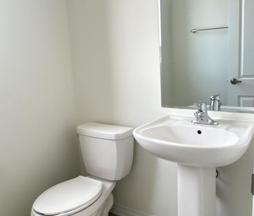 For Lease - 3370 Thunderbird Promenade, Pickering, Ontario - Photo 4