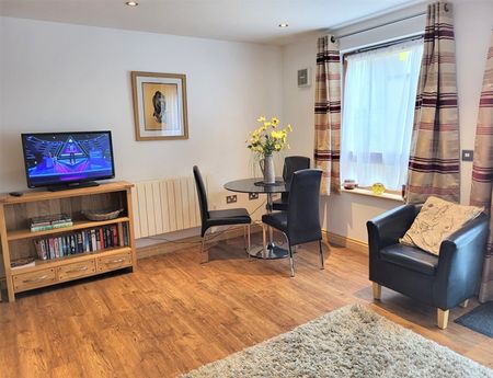 2 Bedroom Apartment Thorpe Road Norwich NR1 - Photo 2