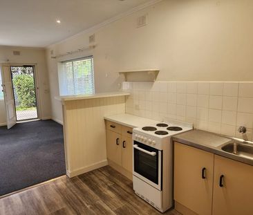 Gorgeous, two-bedroom unit available now! ALL enquiries via email o... - Photo 3