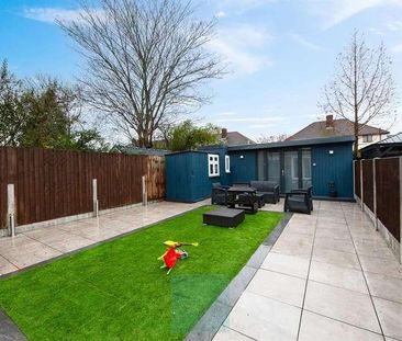 Windermere Avenue, Hornchurch, RM12 - Photo 3