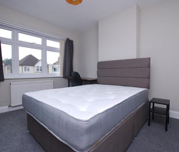 4 bedroom semi-detached house to rent - Photo 4