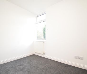 Oakenshaw Lane, Walton, Wakefield - Photo 5