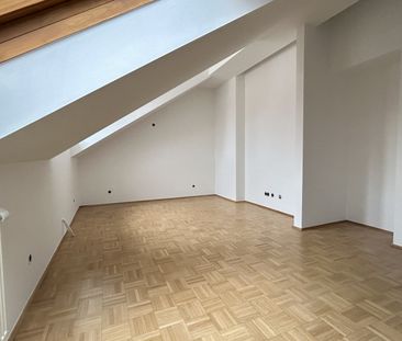 Geidorf - Sanierte 1-Zimmer-Dachgeschosswohnung mit Lift - Photo 4