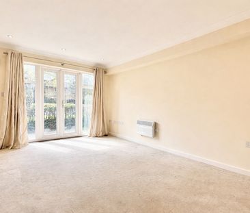 2 bedroom in Ogden Park, Bracknell - Photo 3