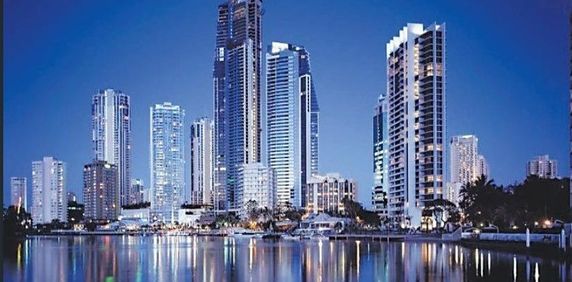 Surfers Paradise Large 1 Bedroom + study furnished unit - Photo 2