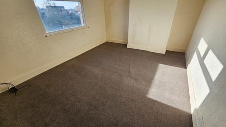 2 bed Terraced - To Let - Photo 3