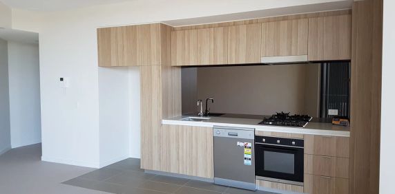 Modern One-Bedroom Apartment with Golf Course View - Photo 2