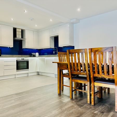 2 Bed Flat, Copperfield Road, E3 - Photo 3