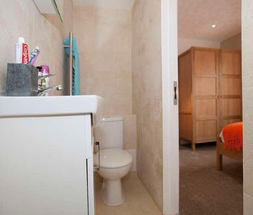 Kennet Court, Reading, Berkshire, RG1 - Photo 2