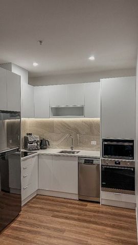 Modern 2BR Apt with Pool & AC! - Photo 4