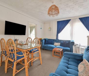 3 bedroom flat to rent - Photo 1