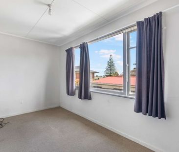 MANUREWA, 4 BEDROOMS - Photo 1