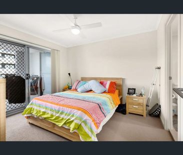 Modern Convenience in the Heart of Lutwyche - Photo 2