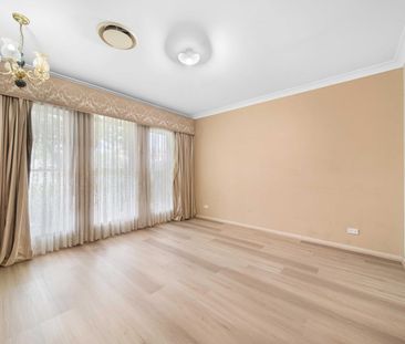 ''A'' GRADE LOCATION & GORGEOUS HOME! - Photo 1