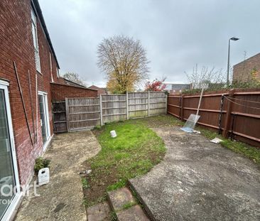 3 bedroom end of terrace house to rent - Photo 5